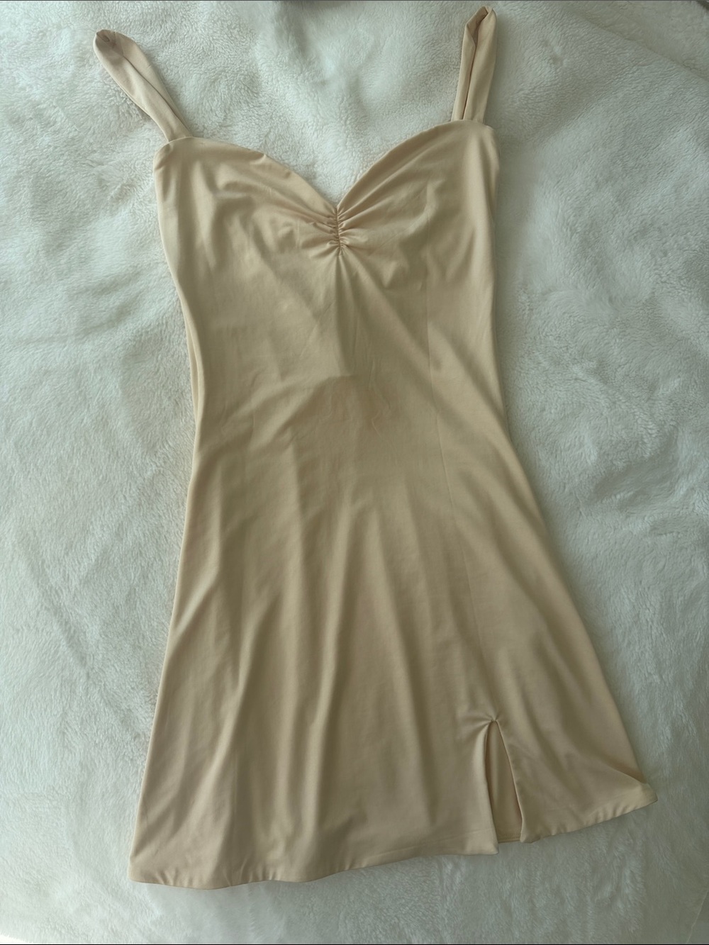 OH POLLY Emersyn Slinky Jersey Ruched V-Back Mini Dress in Buttercream - Picture 5 of 9